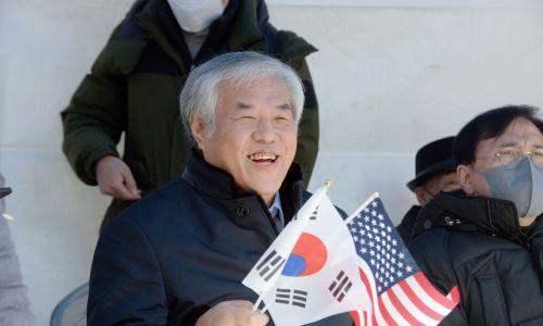 구주와 변호사 논란