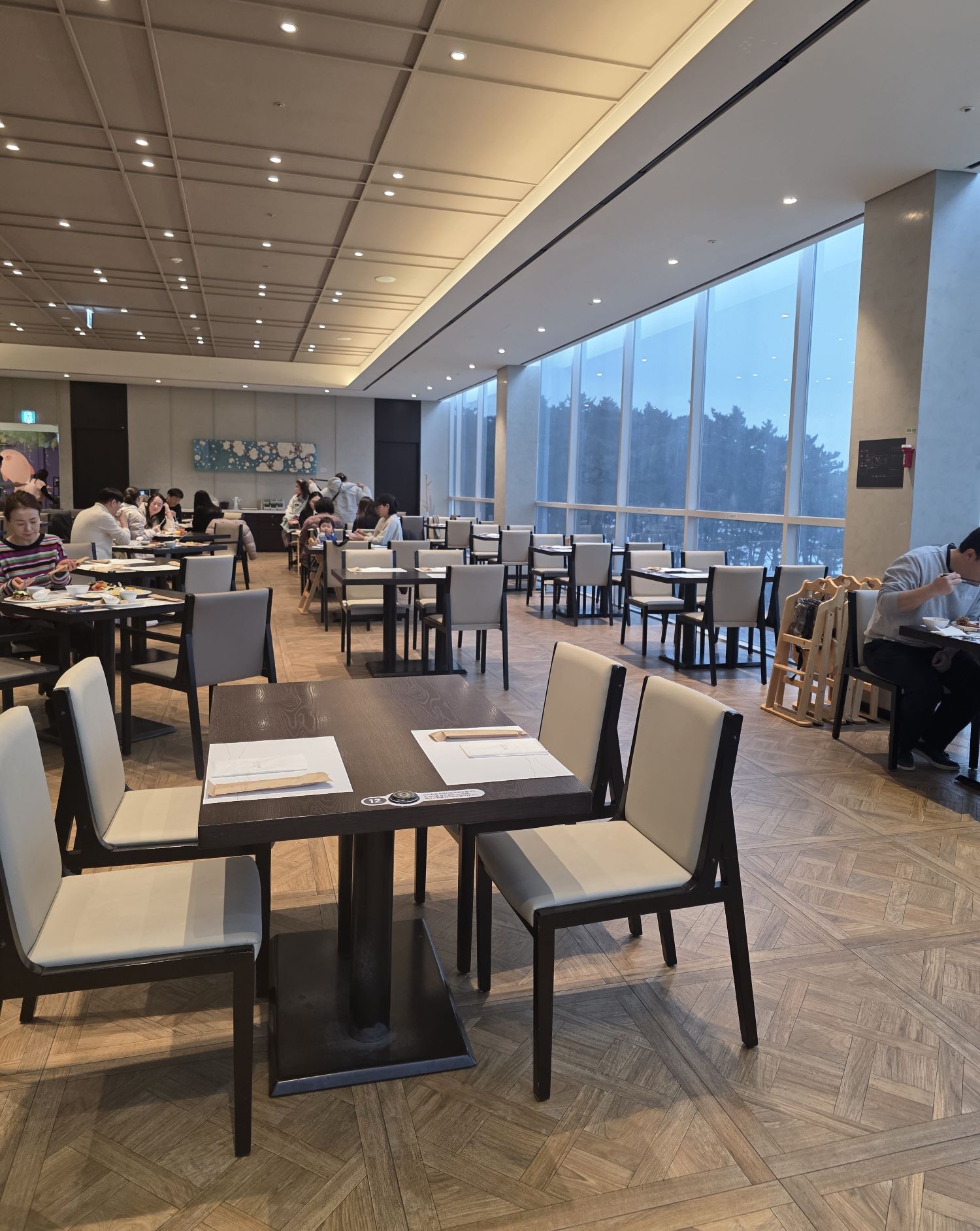 the table 내부