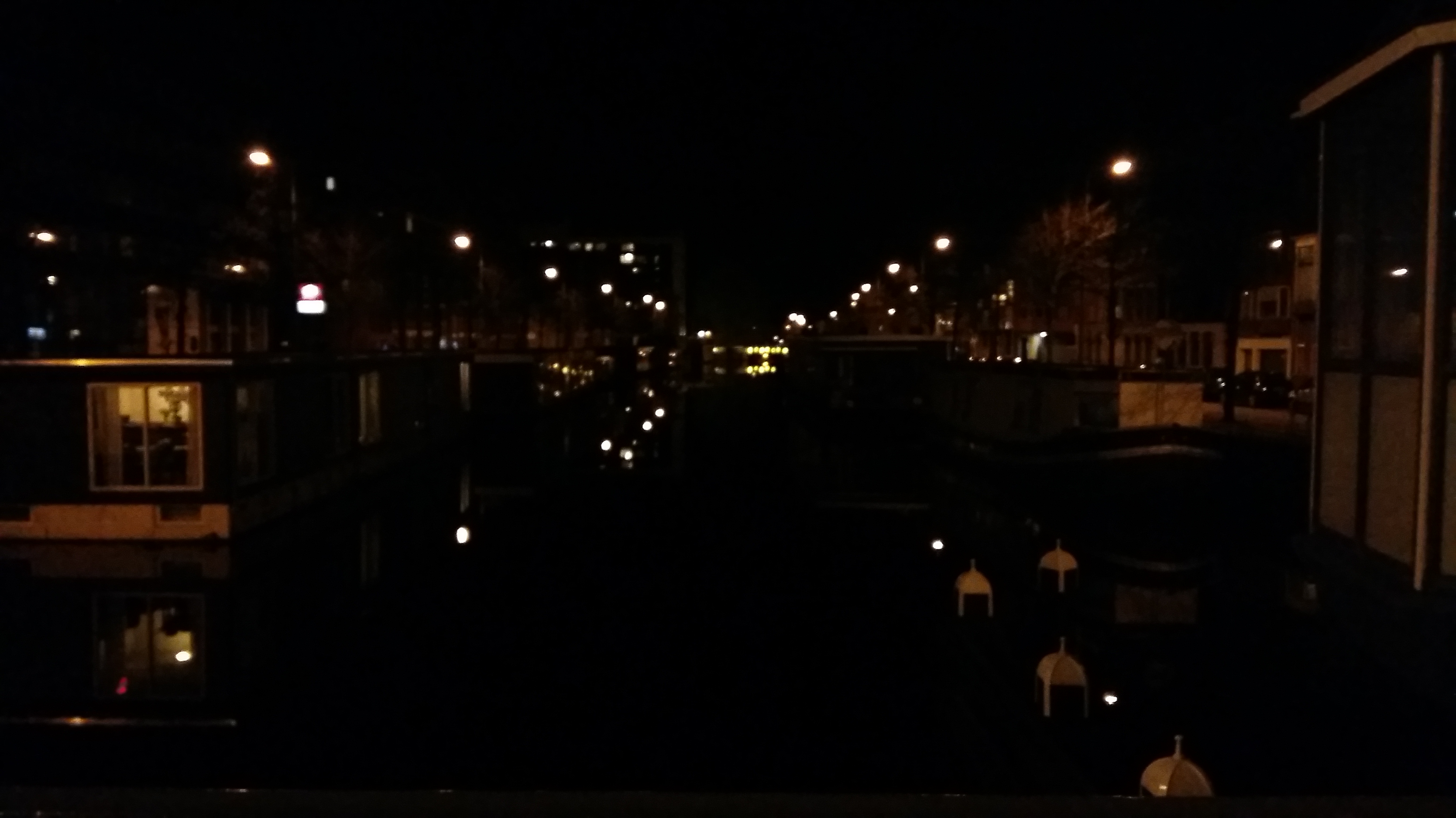 네덜란드 그로닝겐 운하의 밤