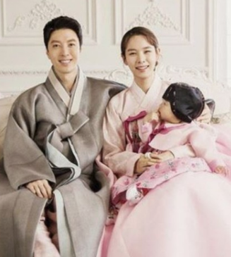 공개연애로 화제가 된 인기연예인들 TOP 5