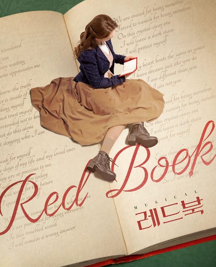뮤지컬 레드북, 옥주현, 박진주, 민경아의 발칙함과 당당함으로 레드북이 탄생합니다. 여성에게는 보수적인 빅토리아 시대에 안나의 소설이 담긴 잡지 레드북을 써가면서 거센 사회적 비난과 위험에 부딪히게 됩니다. 안나는 레드북을 지킬 수 있을까요? 홍대 대학로에서 그 이야기가 펼쳐집니다.