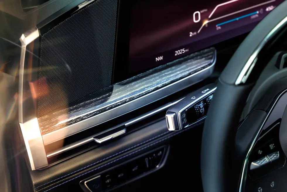 캐딜락 에스컬레이드 IQL 이미지