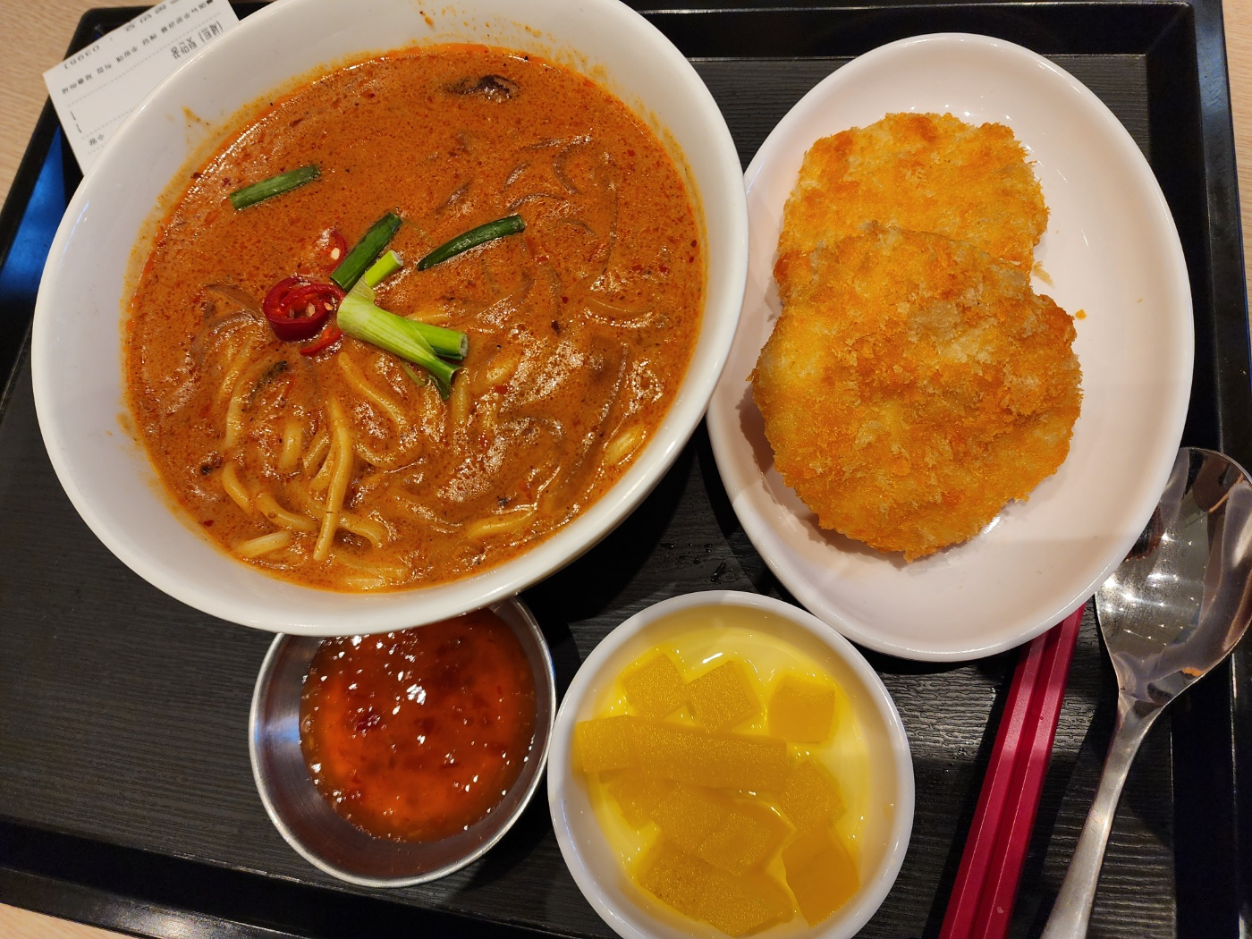 촙촙면과 새우고로케