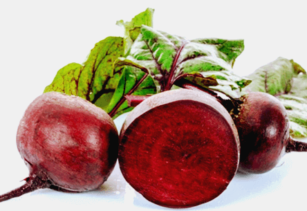 빨간 레드비트 3덩이가 있다. 모양은 작은 공처럼 둥글고 껍질과 단면이 잘린 속살이 붉다.