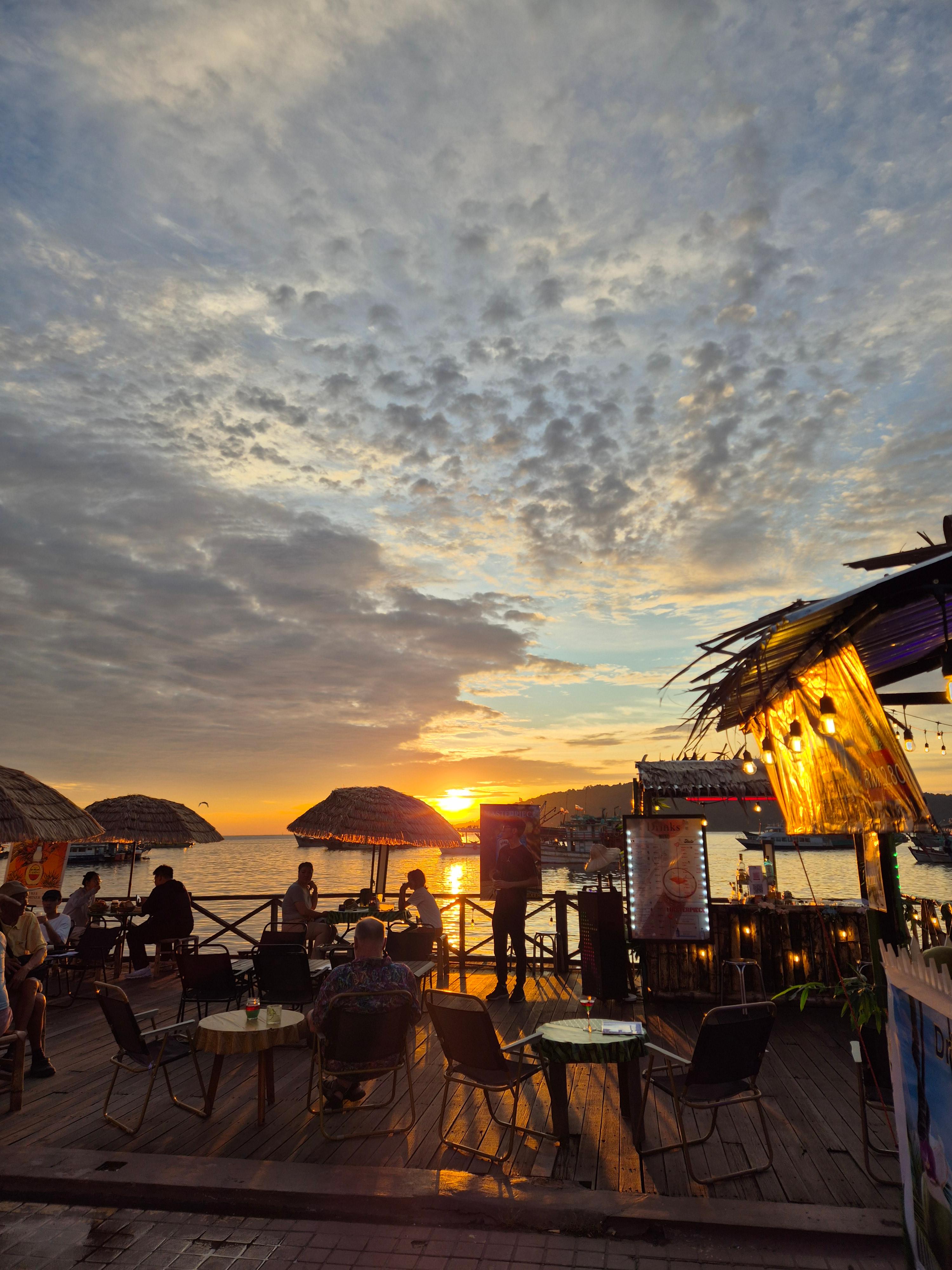 코타키나발루 해변의 레스토랑