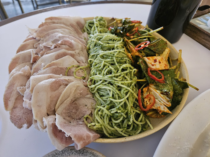 성수동 퓨전 한식 '아웃오브오더'