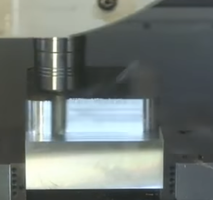 고속가공중인 사진