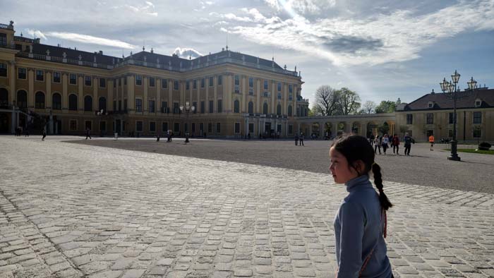 쇤브룬 궁전 Schloss Schönbrunn 앞에서