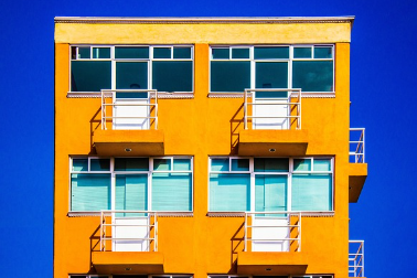 '안전자산'으로 주목받는 서울 아파트, 외지인 매입 비중 급증 1