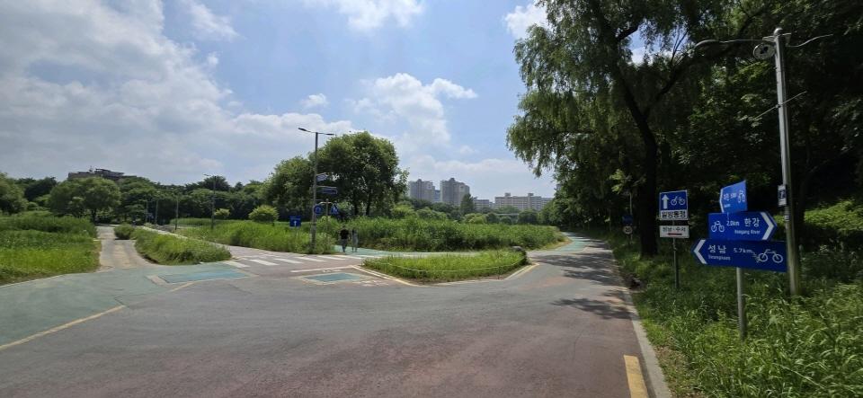 하트코스(하트 자전거길) - 도심과 자연을 잇는 낭만적인 강변 라이딩