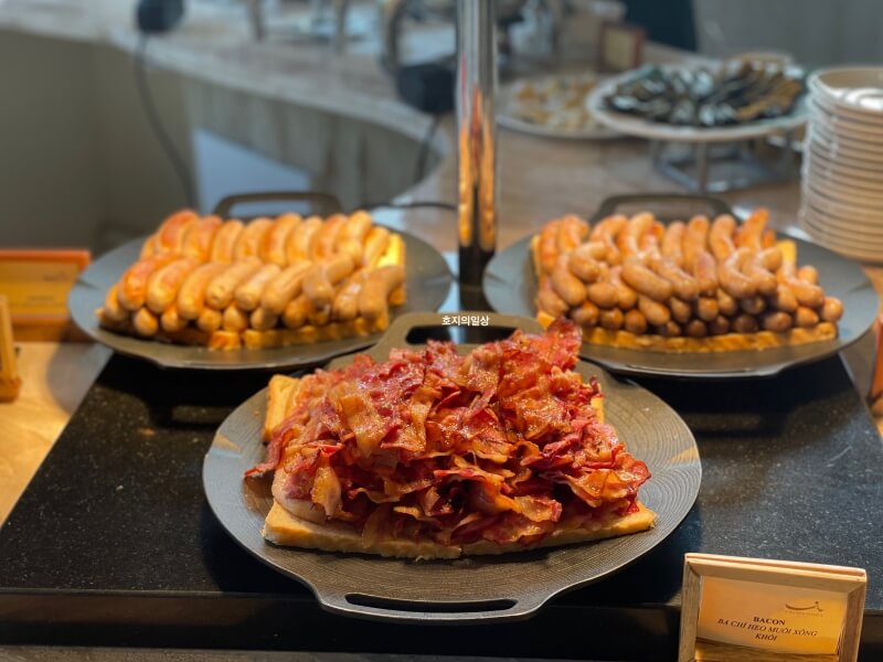 나트랑 아나만다라 올인클루 조식 - 소세지&베이컨