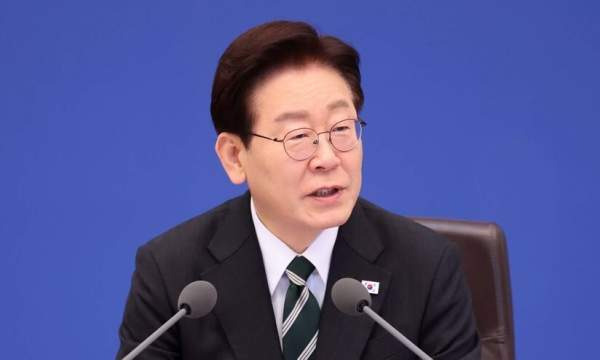 이 대통령 전작권 환수 및 핵잠수함 도입 선언! K-방산 R&amp;D와 HMM 동남권 이전 파장 총정리