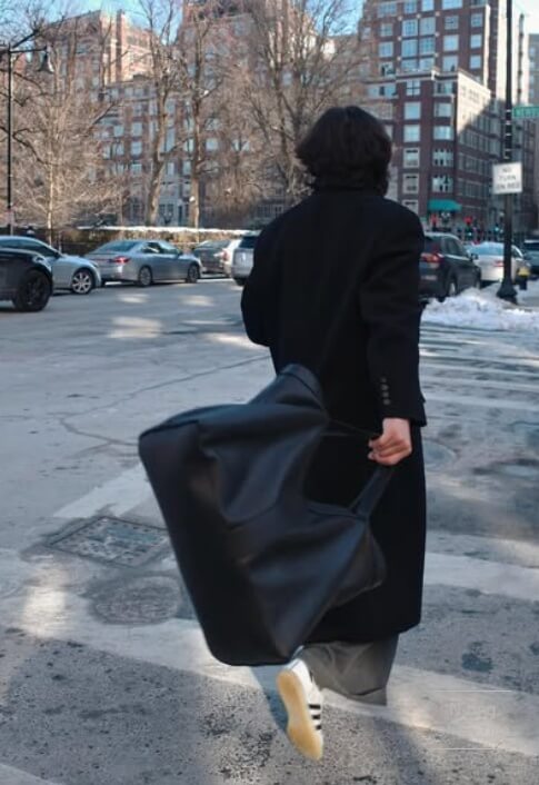 입생로랑 Y토트백 최정훈