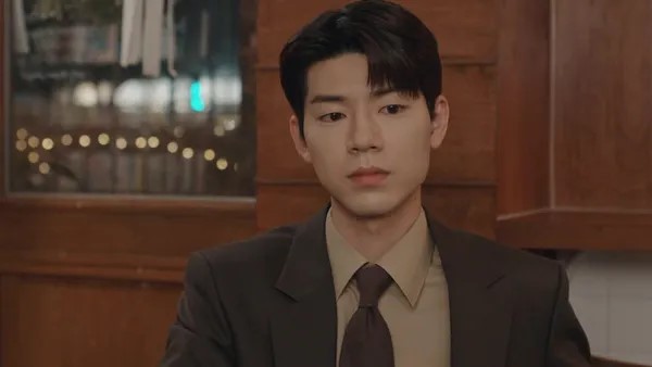 신사장프로젝트에서 조필립 역의 배한성배우의 극중 장면입니다.