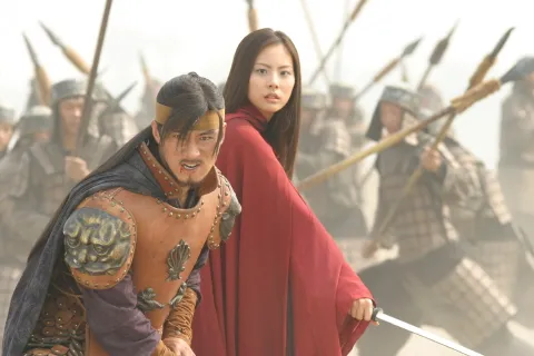 검술과 음모, 동양적 풍경, 운명적 로맨스와 상실의 감성이 어우러진 무협 멜로 이미지