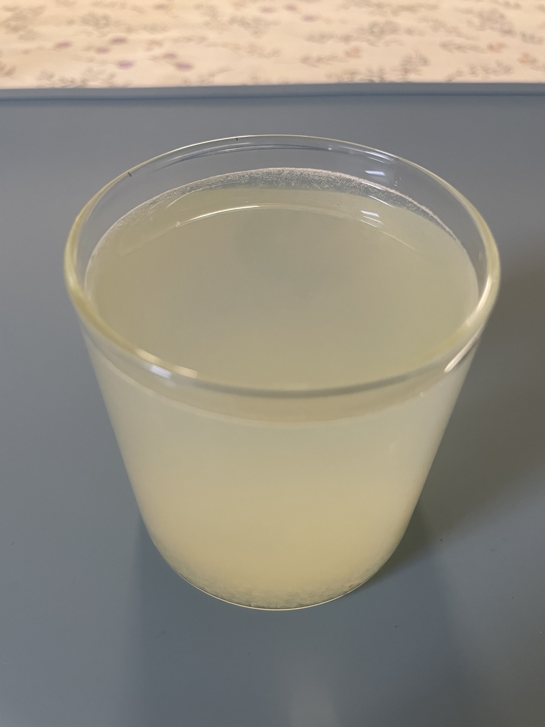 변비 직빵 - 따뜻한 레몬 물