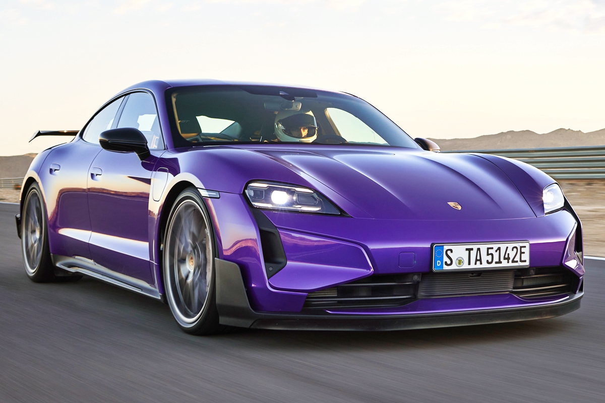 포르쉐 전기 스포츠카 '타이칸 페이스리프트'가 올 하반기 출시를 앞두고 일부 라인업의 환경부 인증을 완료했다.