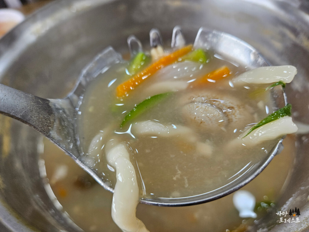 백청우 칼국수 봉담점 육수