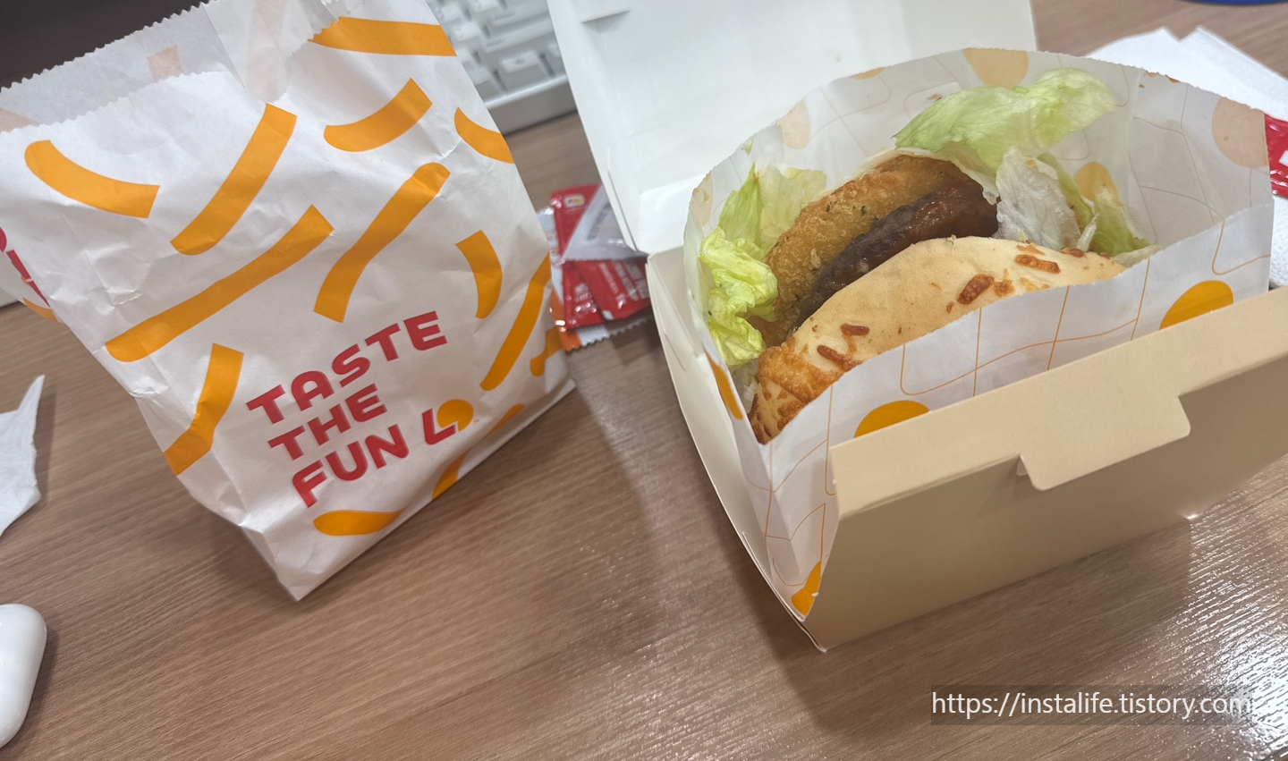 나폴리 맛피아 버거 입니다.