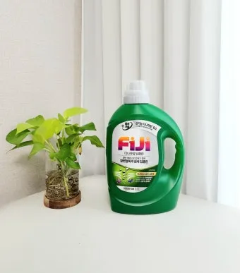 피지 얼룩 식초 분무 후 주방타월로 눌러 빼는법_12