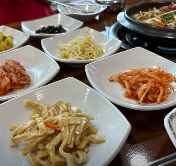 김가네 잣두부 대표 메뉴 