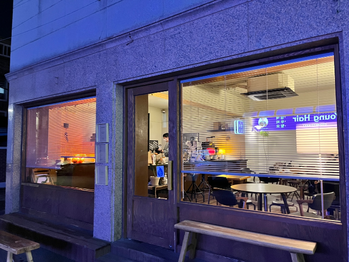 미아사거리 감성 카페 &amp;#39;데어유고 커피바&amp;#39; 외부 모습