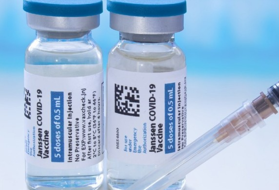 얀센-백신-여자