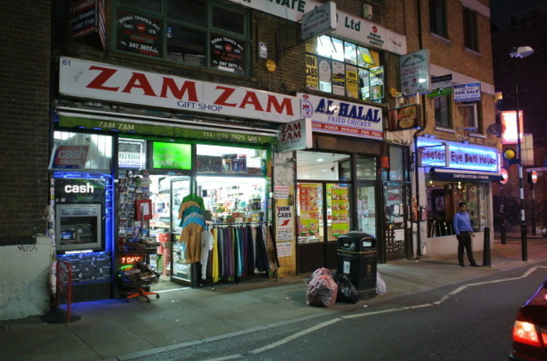 브릭레인의 밤거리의 모습