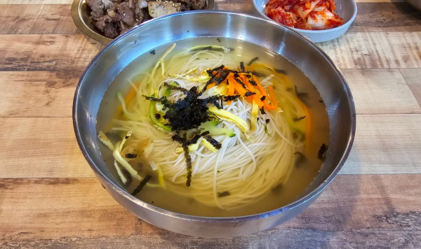 가격파괴 Why 잔치국수 2900원