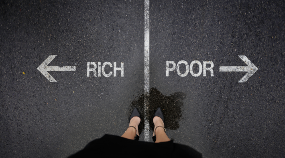 alt="부자와 가난한 사람 당신의 선택?"