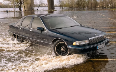  침수 위기에서 벗어난 차