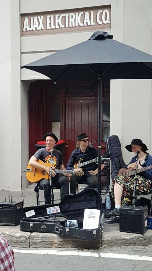 더 록스, 주말마켓, 버스킹