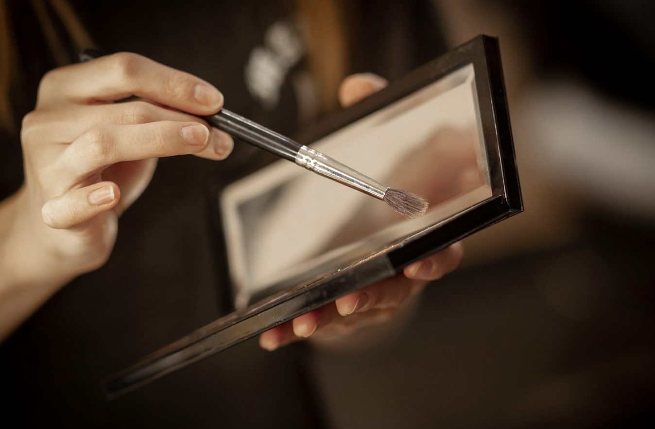 영화 특수분장 아티스트 – 현실보다 더 현실 같은 분장을 만드는 사람들