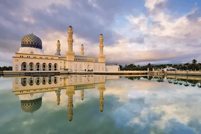 코타 키나발루 시티 모스크 Kota Kinabalu City Mosque (source: www.tripadvisor.com/)