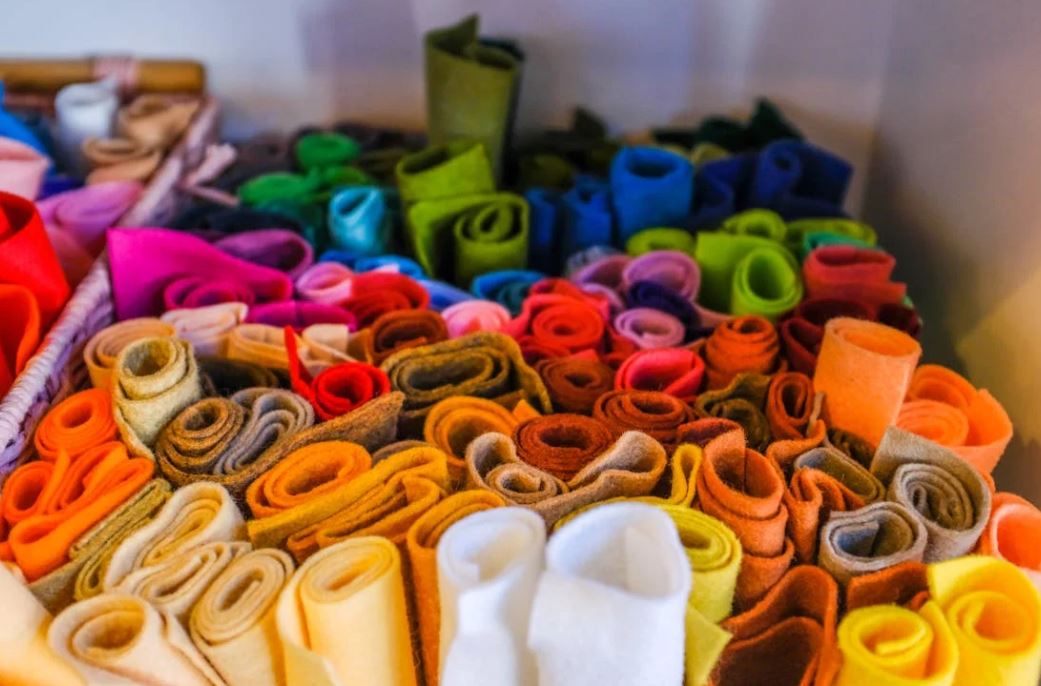 다양한 색상의 원단