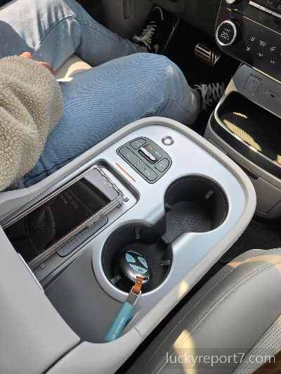 아이오닉9-녹턴그레이매트-내부사진