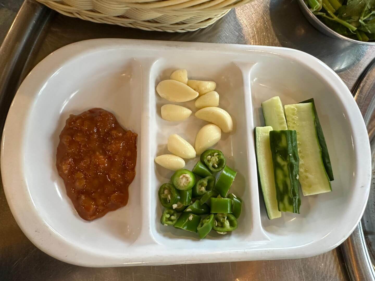 쌈장 마늘 고추 오이