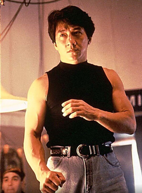 쿵푸 자세를 취한 성룡2