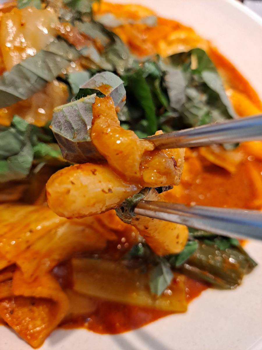 떡볶이 맛을 보다