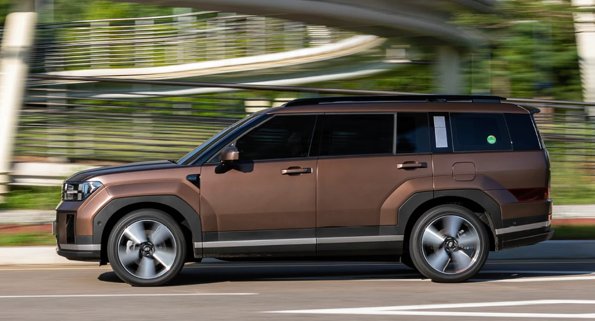 디 올 뉴 싼타페 측면 주행 모습