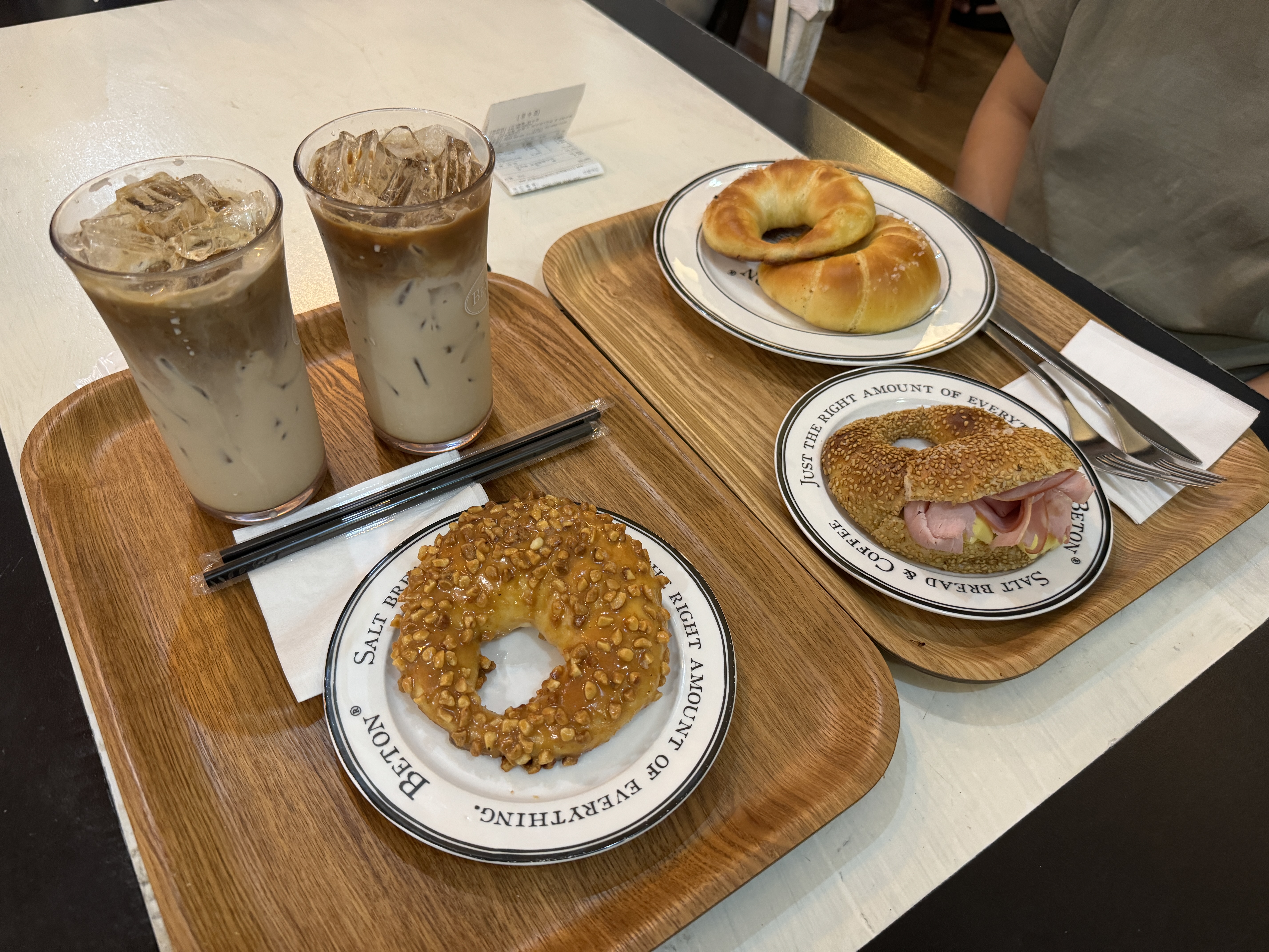 성수-빵집-베통-구매한-음식들