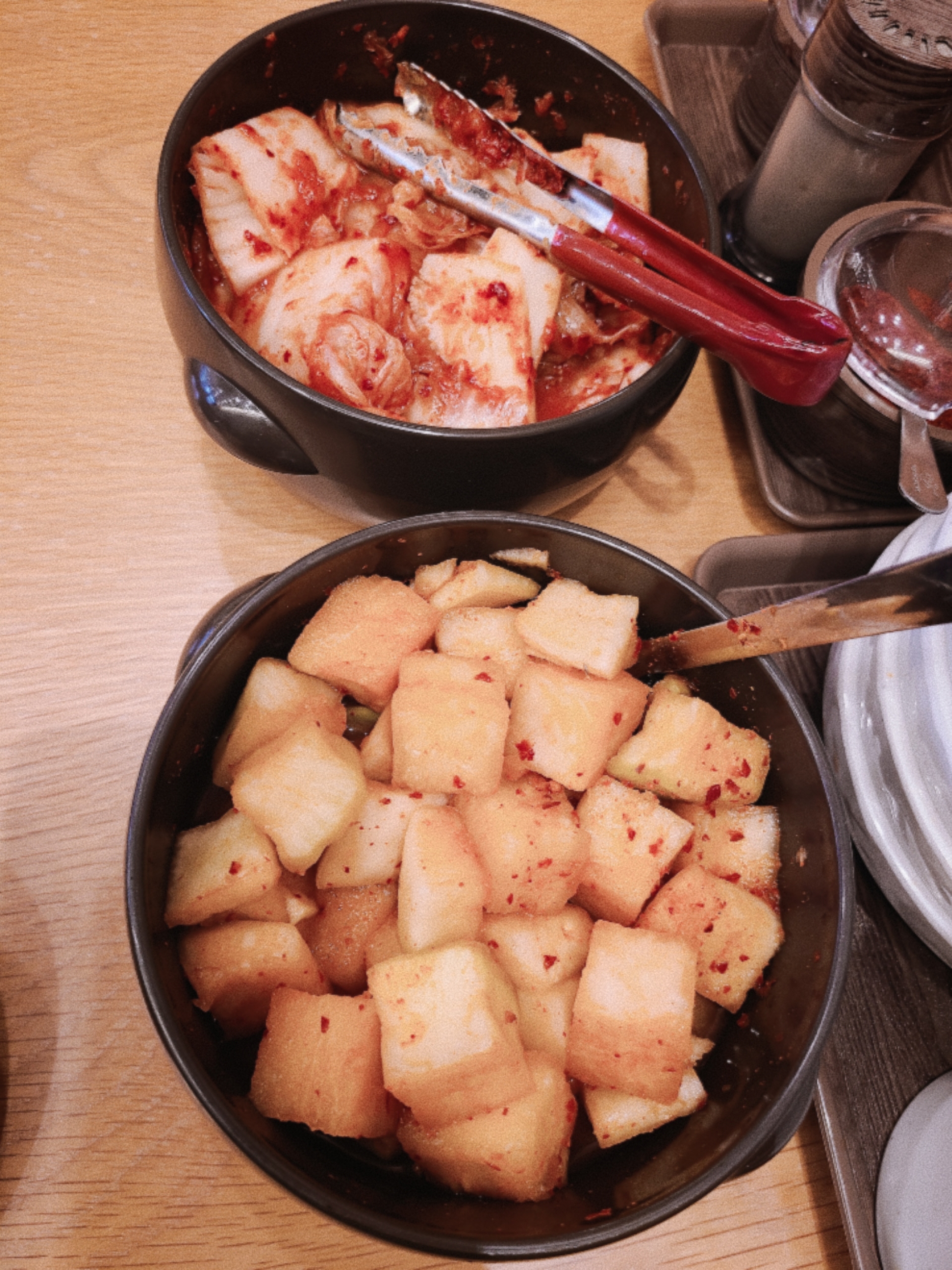 Kimchi and kkakdugi
