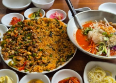 물회와 꼬막 비빔밥