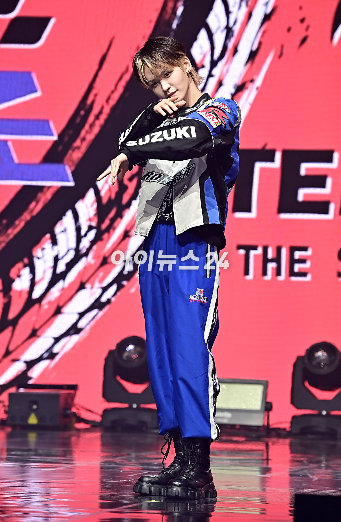 그룹 템페스트(TEMPEST) 태래가 20일 오후 서울 목동 로운아트홀에서 열린 첫 번째 싱글 앨범 '폭풍 속으로' 쇼케이스에서 포토타임을 갖고 있다. [사진=곽영래 기자]