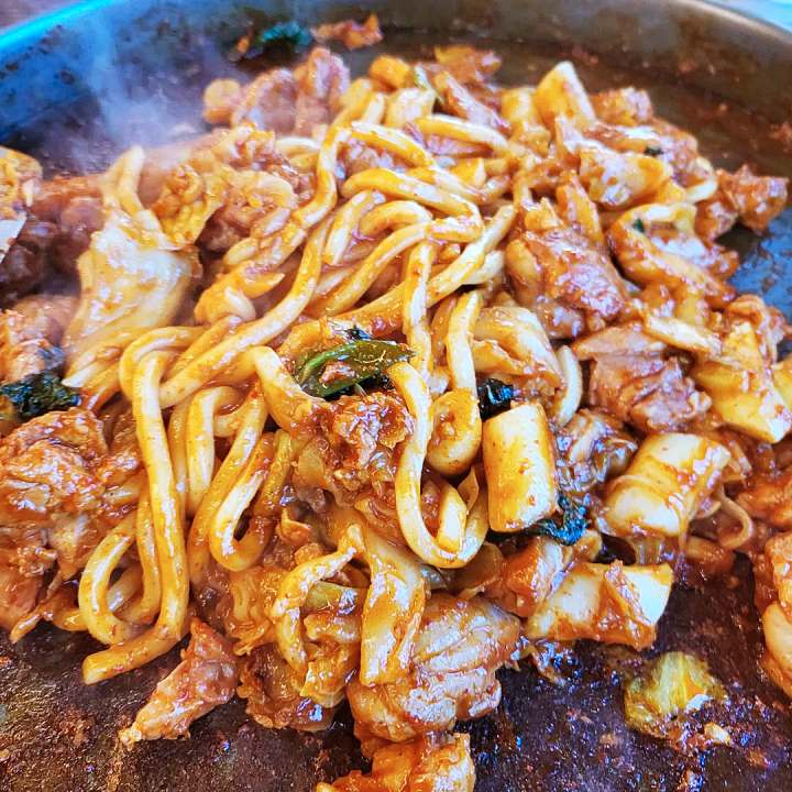 알토란 김형우 대박집 대표 닭갈비 연 매출 100억 신화 맛있는 닭갈비집 춘천 맛집 위치 메뉴 가격 정보