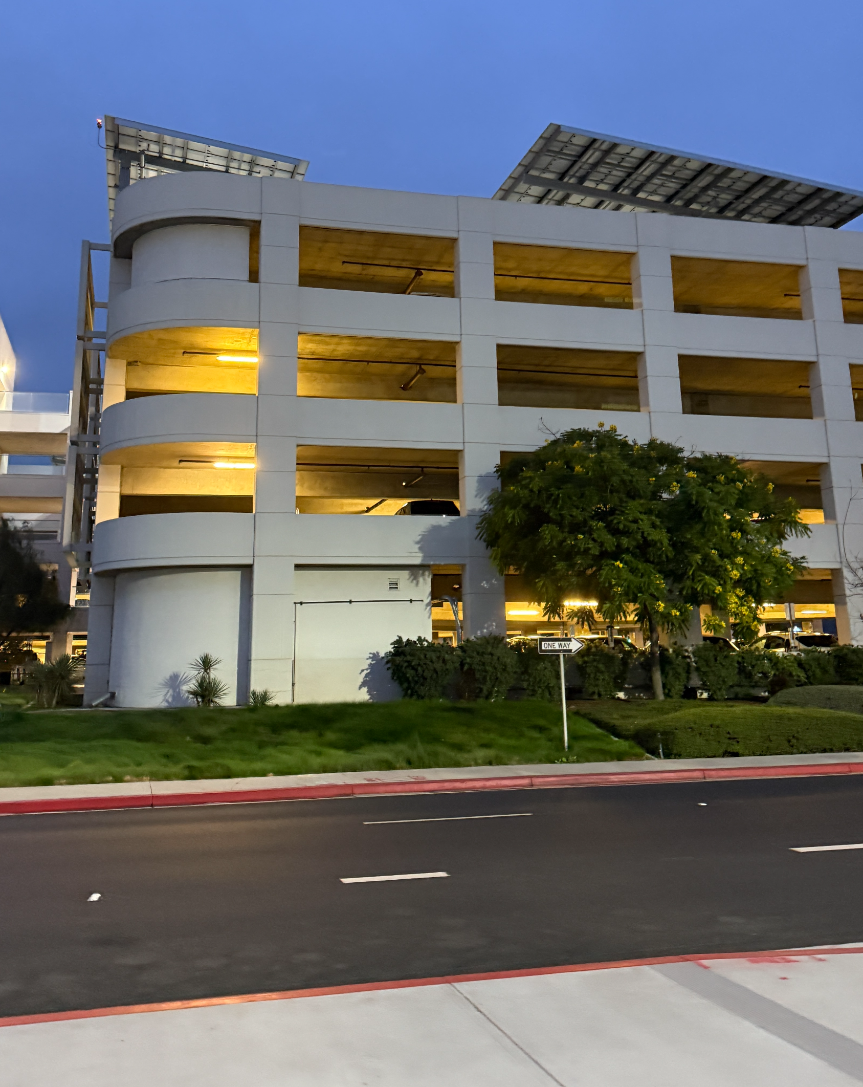 롱비치 공항(Long Beach Airport) 파킹랏 