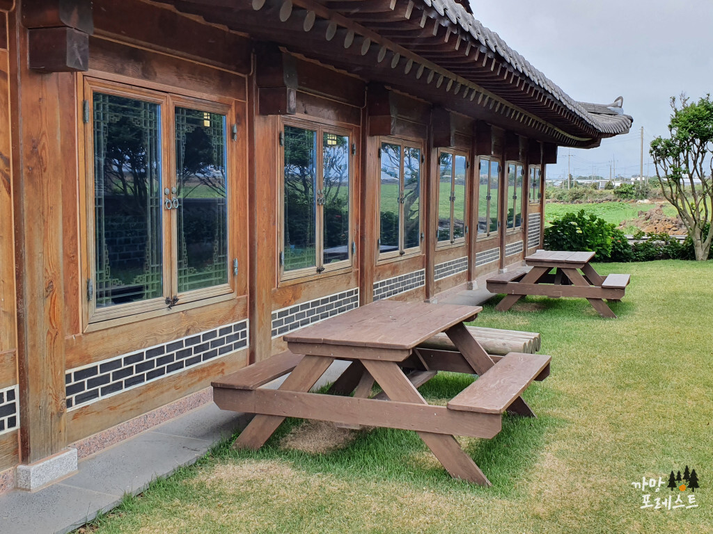 미쁜 제과 야외 자리