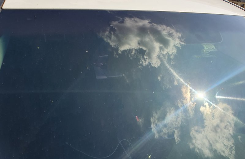 자동차-전면-유리