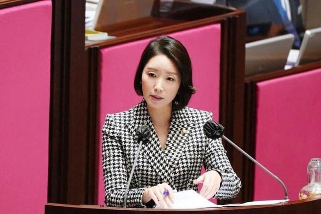 강선우 국회의원 프로필 총정리|나이·고향·학력·남편·가족·정치경력·갑질 의혹·공천헌금 재판