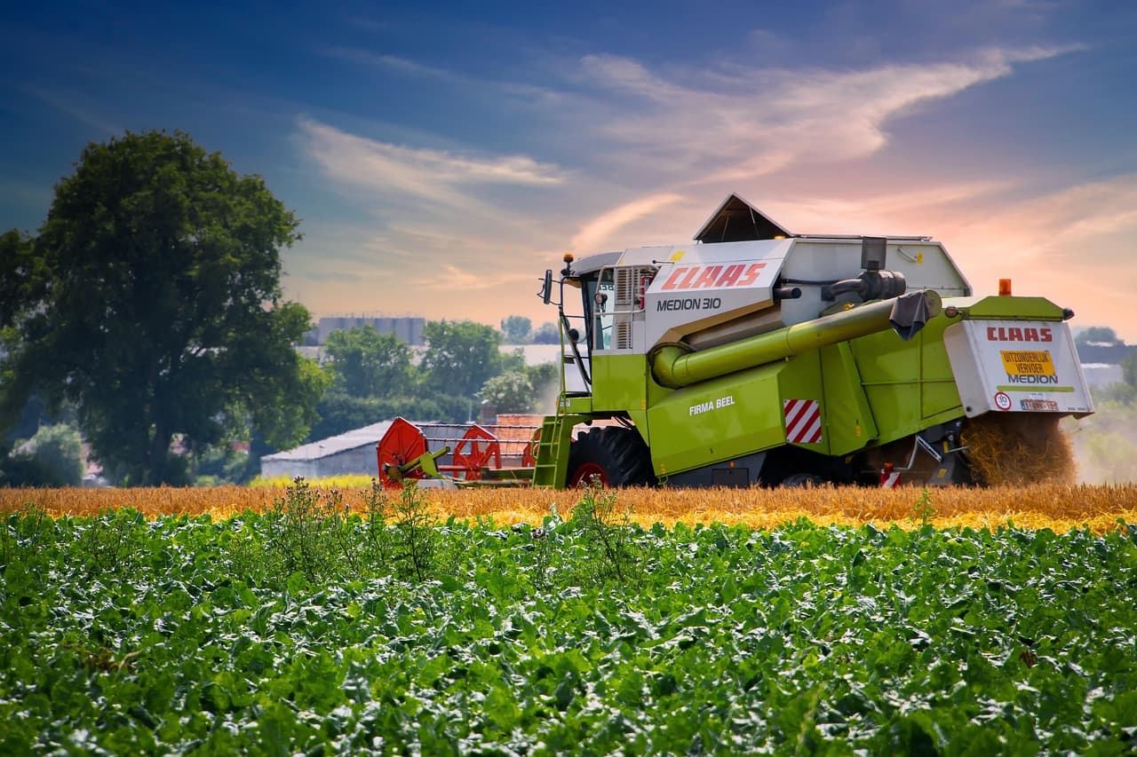 유압오일 교체 시기와 절차: 농기계 성능 유지를 위한 핵심 관리법